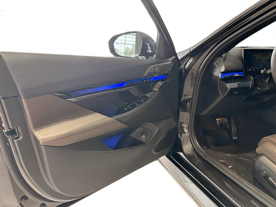 2026 BMW 5 Series - Image 15