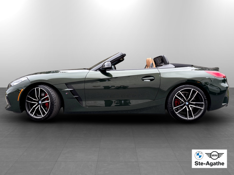 2025 BMW Z4 - Image 2