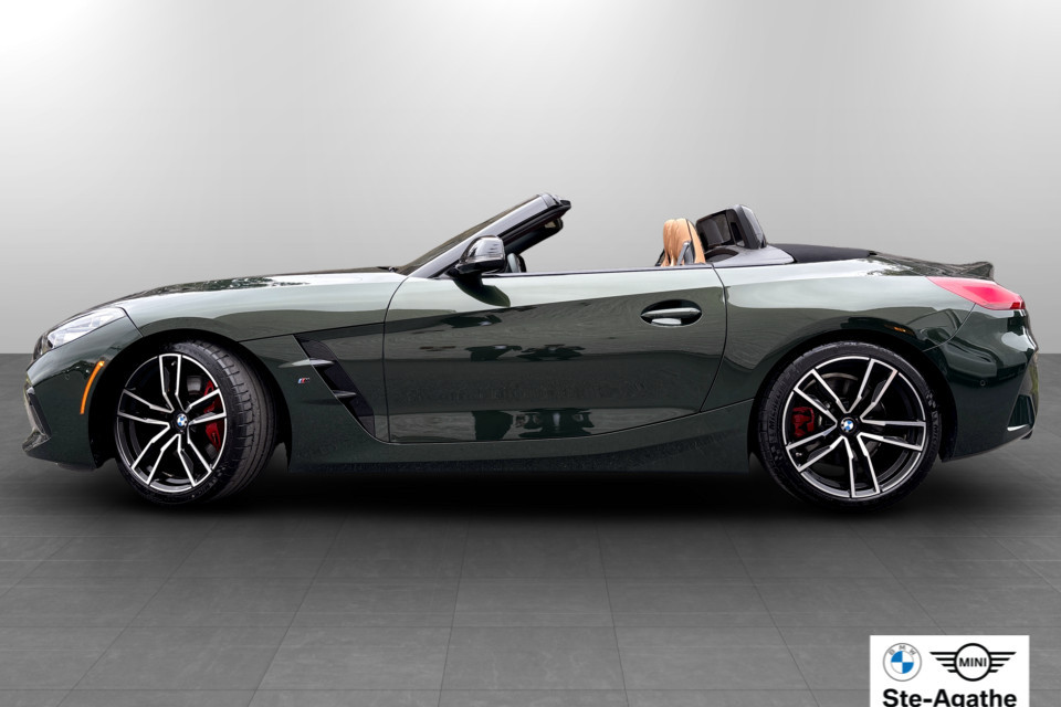 2025 BMW Z4 - Image 2