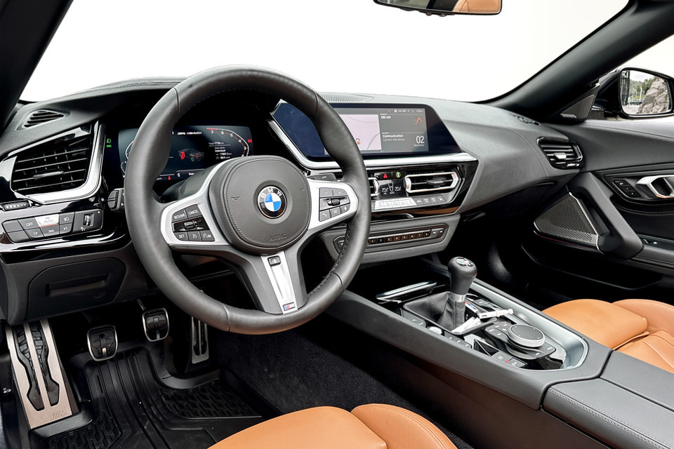 2025 BMW Z4 - Image 11