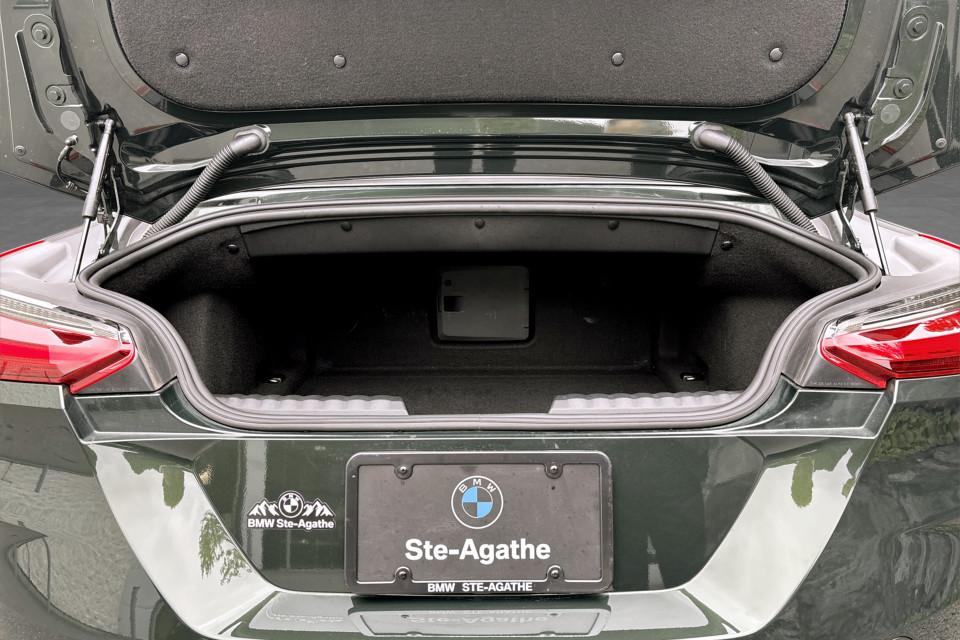 2025 BMW Z4 - Image 13