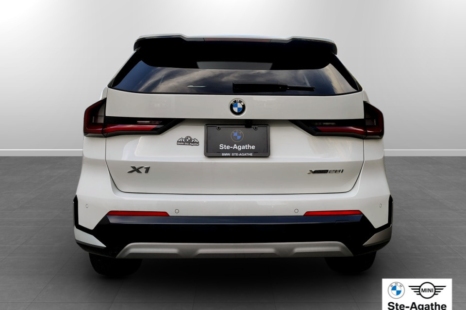 2023 BMW X1 - Image 3