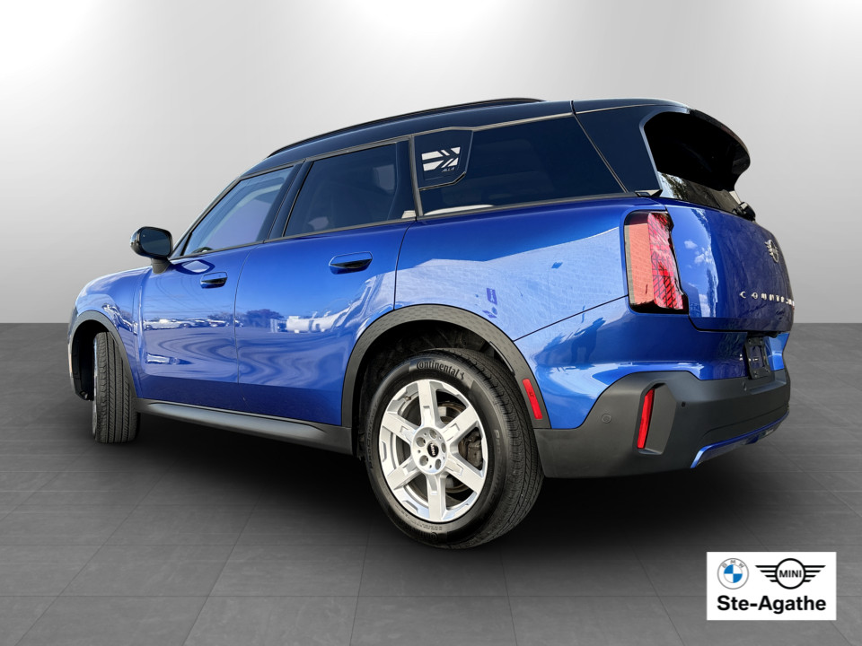 2025 Mini Cooper Countryman - Image 3