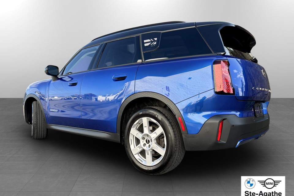 2025 Mini Cooper Countryman - Image 3