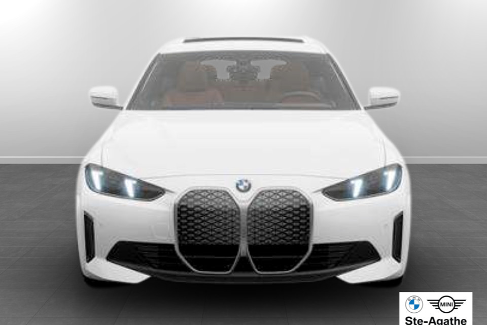 2026 BMW i4 - Image 3