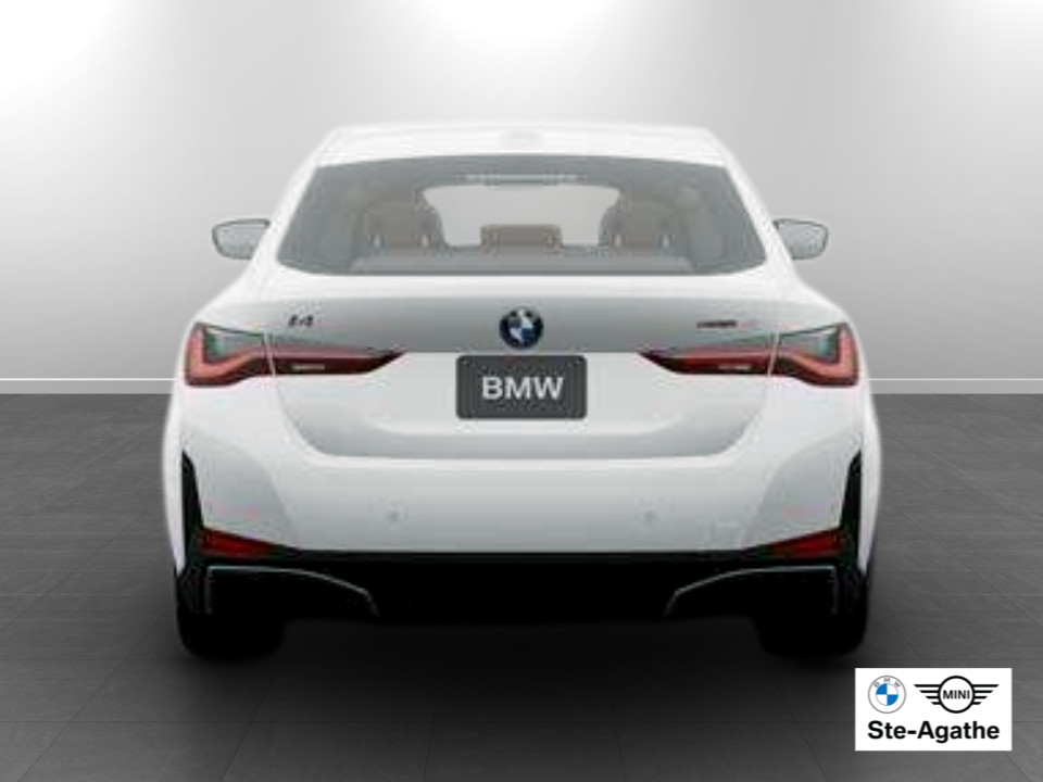2026 BMW i4 - Image 4