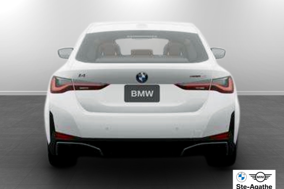 2026 BMW i4 - Image 4
