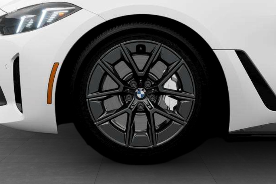 2026 BMW i4 - Image 7