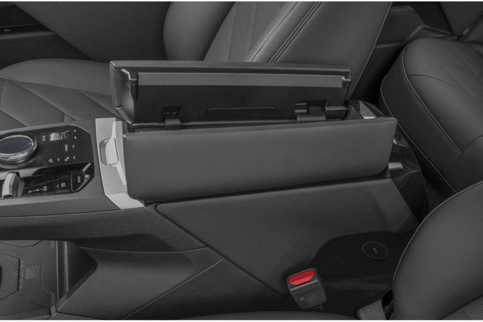 2026 BMW iX - Image 8