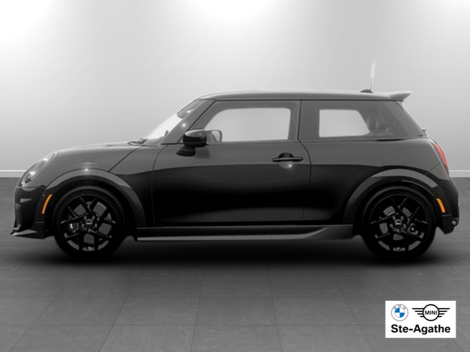 2026 MINI 3 Door - Image 4