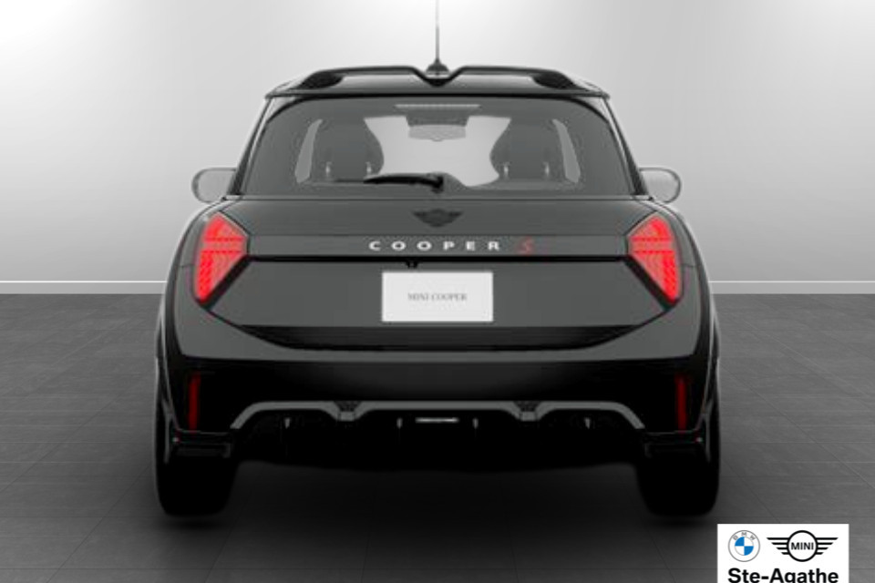 2026 MINI 3 Door - Image 5