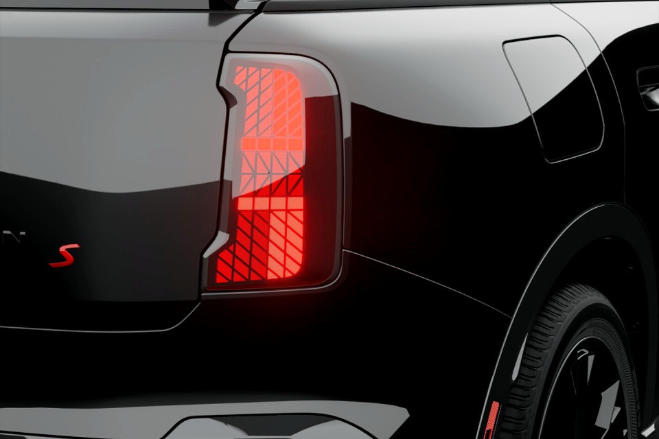 2027 MINI Countryman - Image 13