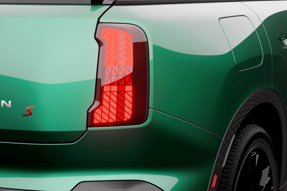 2027 MINI Countryman - Image 8