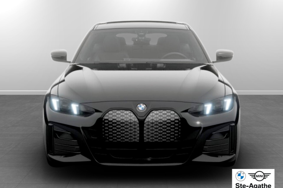 2026 BMW i4 - Image 3