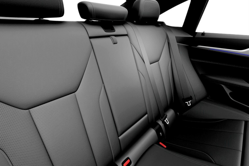 2026 BMW i4 - Image 12