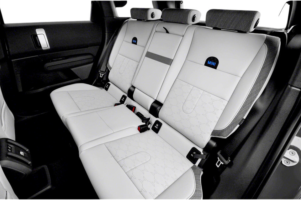 2027 MINI Countryman - Image 8
