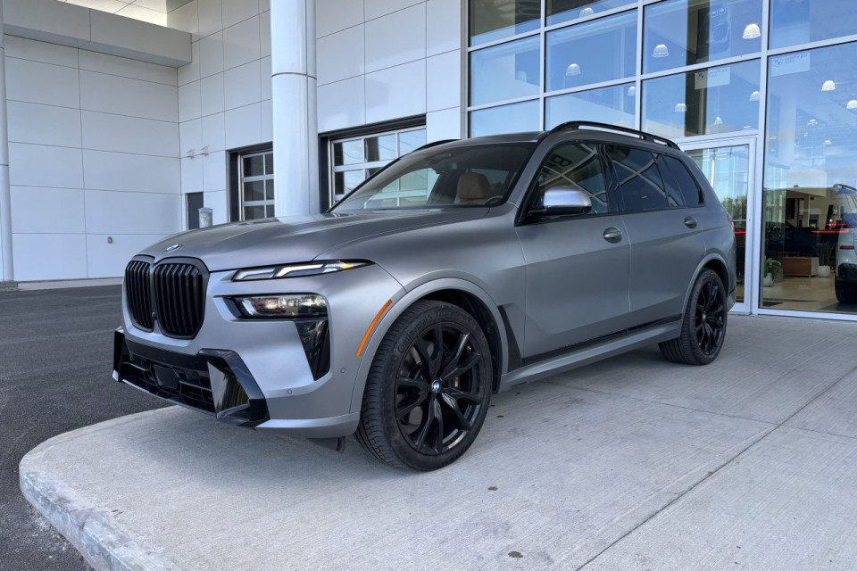 2024 BMW X7 - Image 1