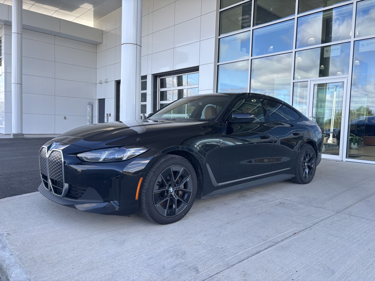 2025 BMW i4 - Image 1