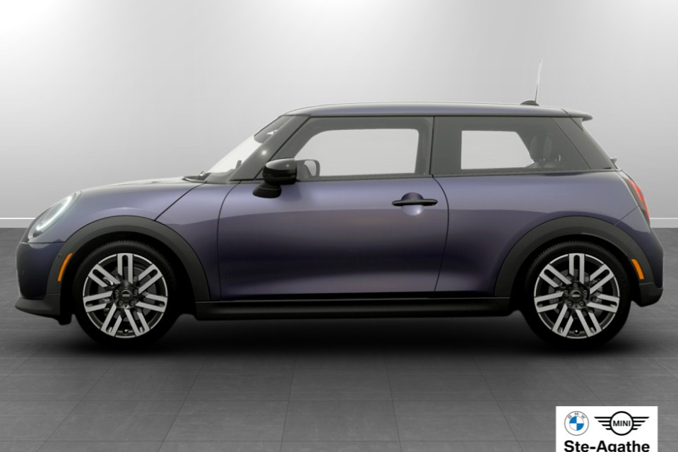 2026 MINI 3 Door - Image 4