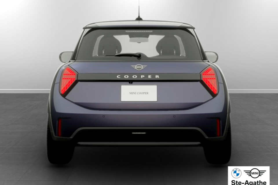 2026 MINI 3 Door - Image 5