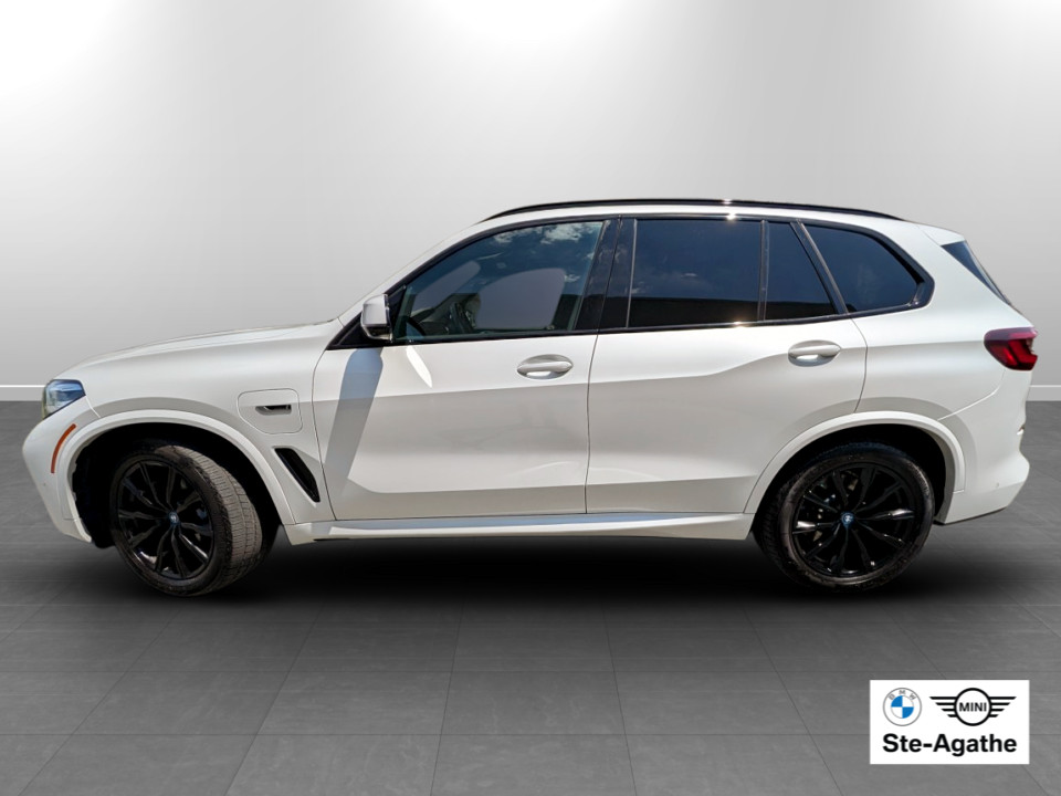 2023 BMW X5 - Image 2