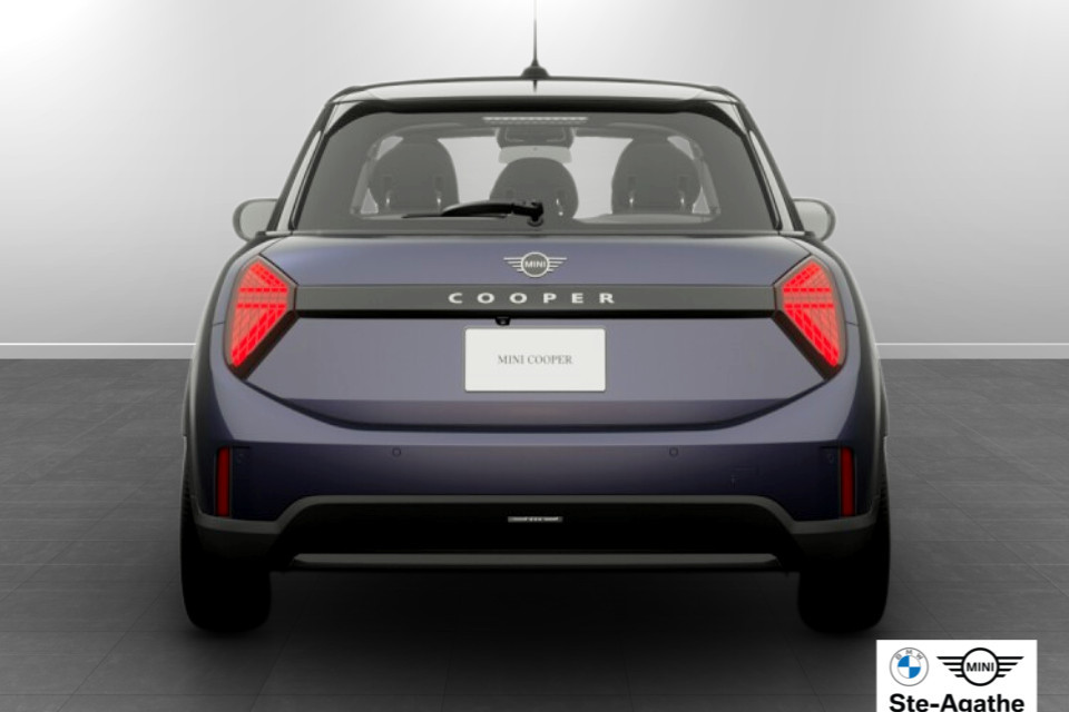 2026 MINI 5 Door - Image 5