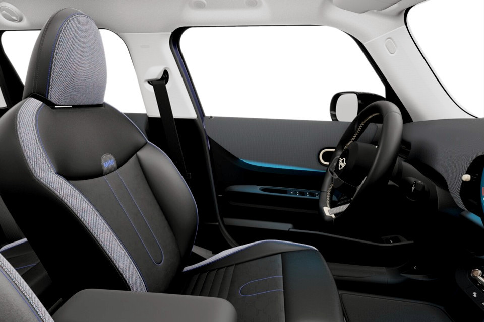 2026 MINI 5 Door - Image 9