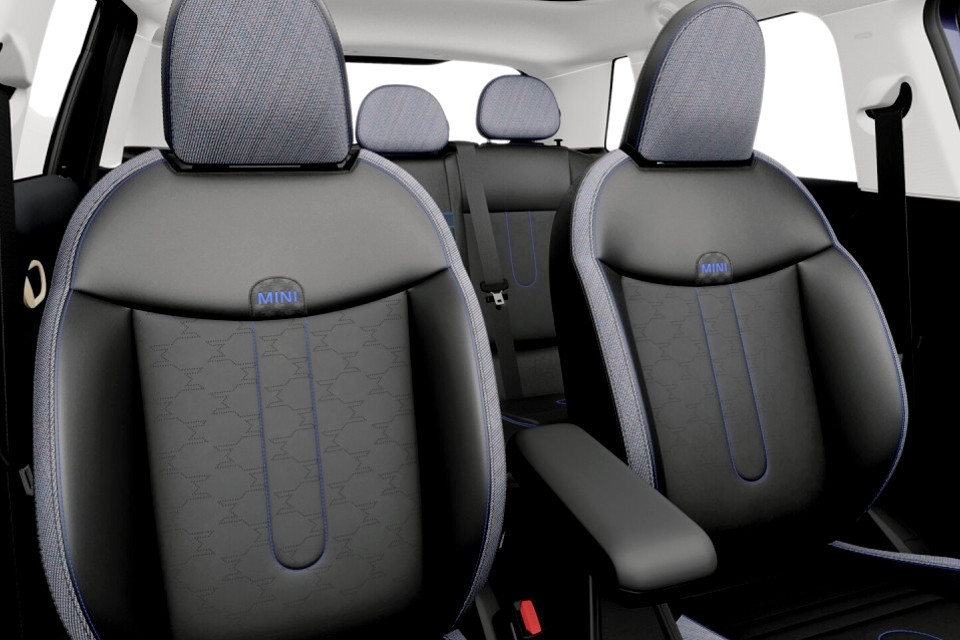 2026 MINI 5 Door - Image 11