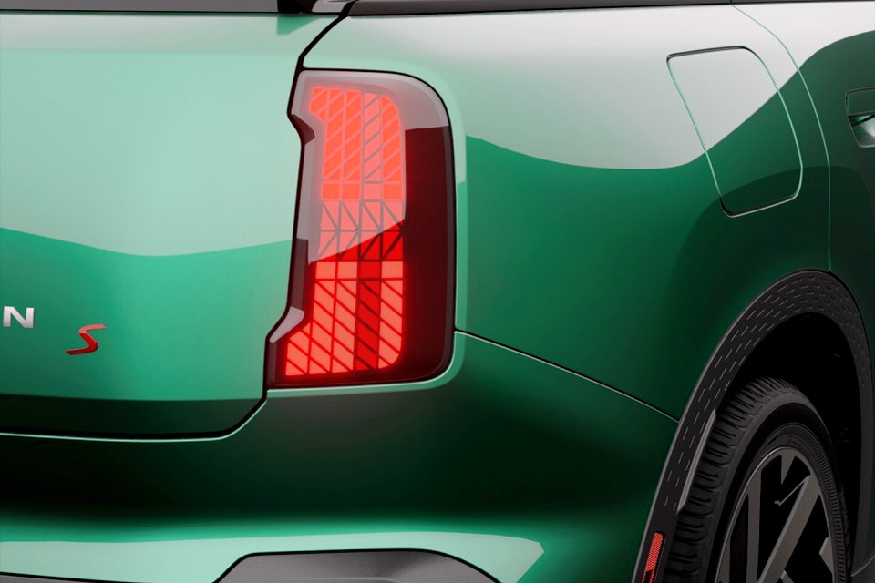 2027 MINI Countryman - Image 12