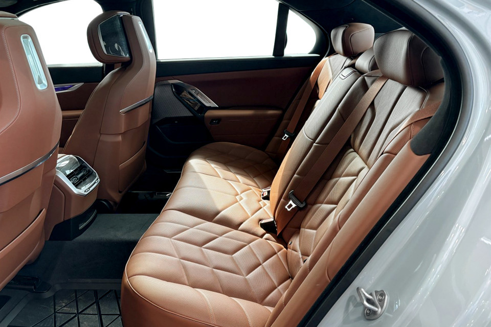 2026 BMW 7 Series - Image 12