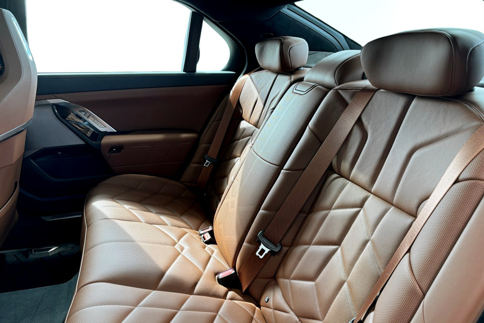 2026 BMW 7 Series - Image 13