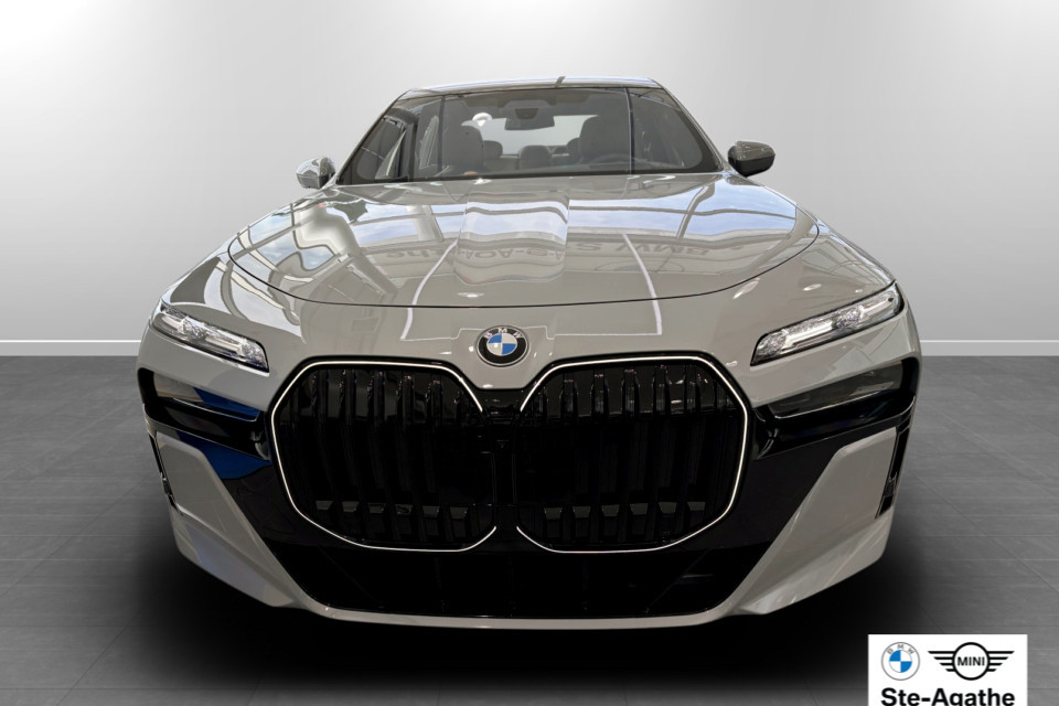 2026 BMW 7 Series - Image 16