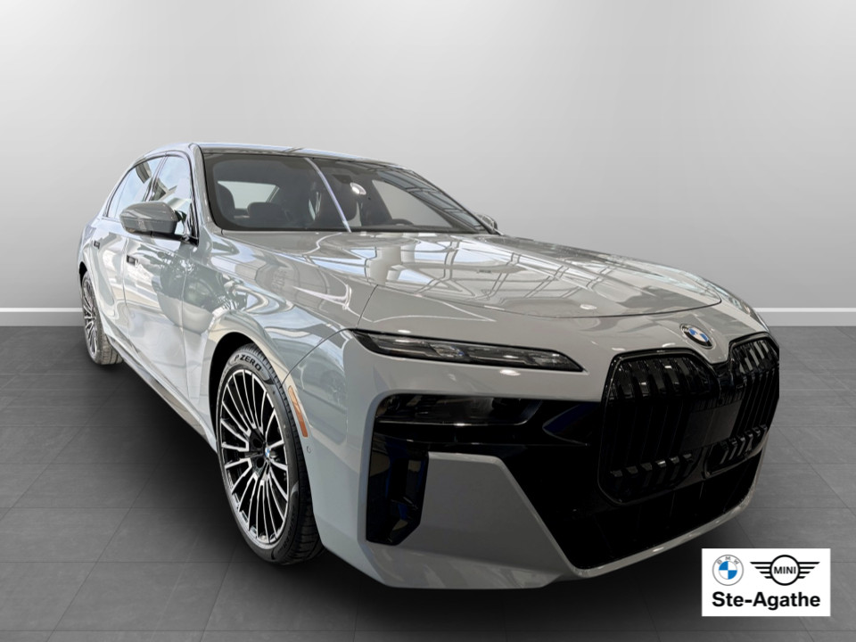 2026 BMW 7 Series - Image 17