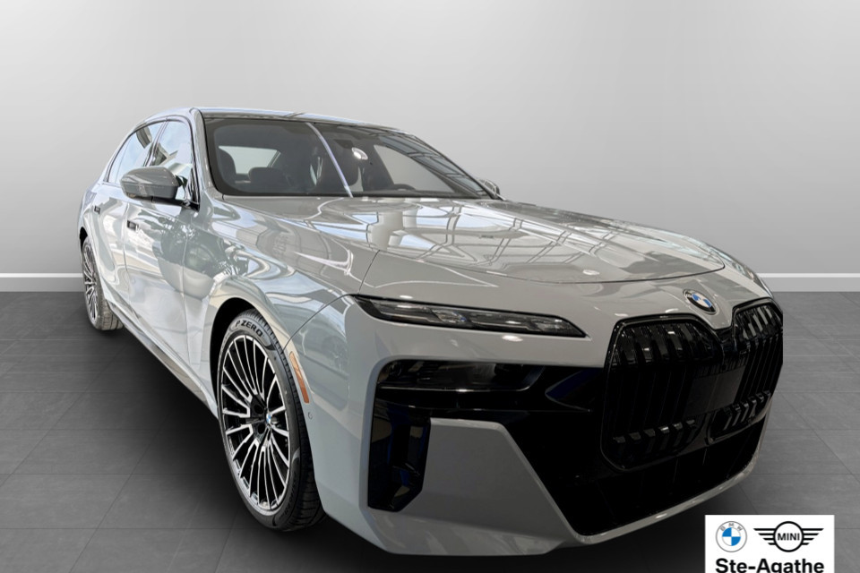 2026 BMW 7 Series - Image 17