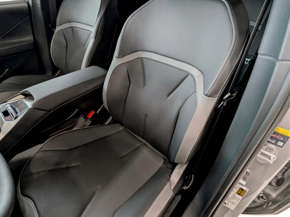 2027 BMW iX3 - Image 21