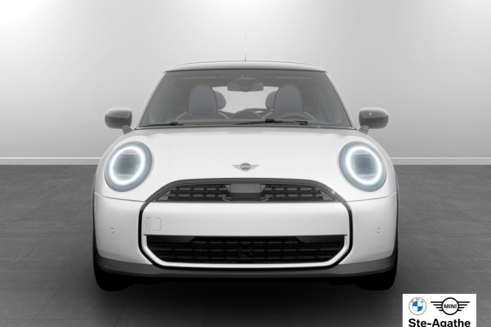 2026 MINI 3 Door - Image 3