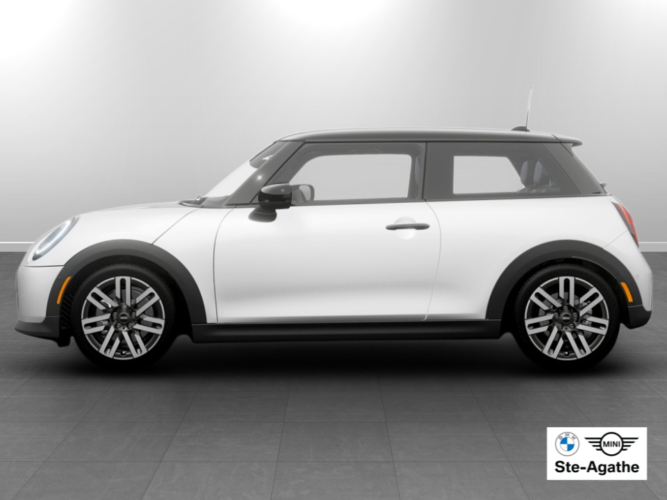 2026 MINI 3 Door - Image 4