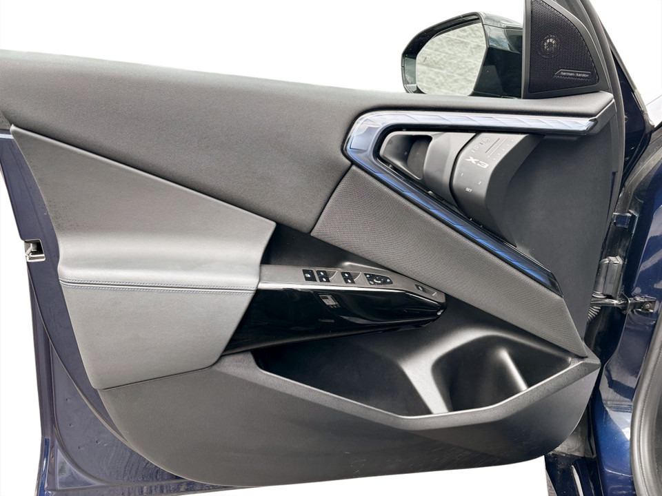 2025 BMW X3 - Image 10