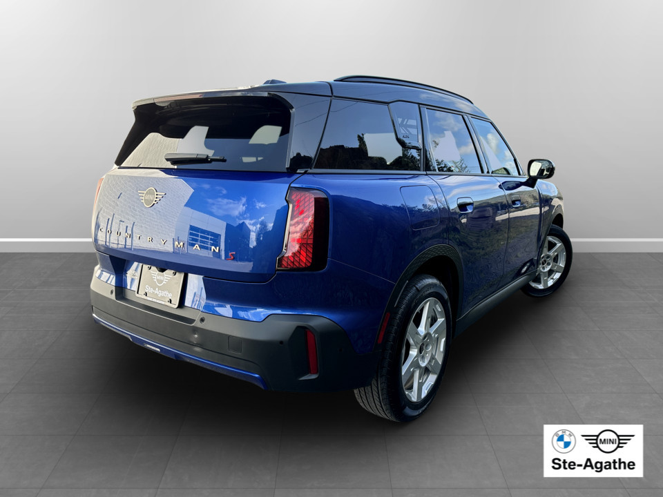 2025 MINI Cooper Countryman - Image 15