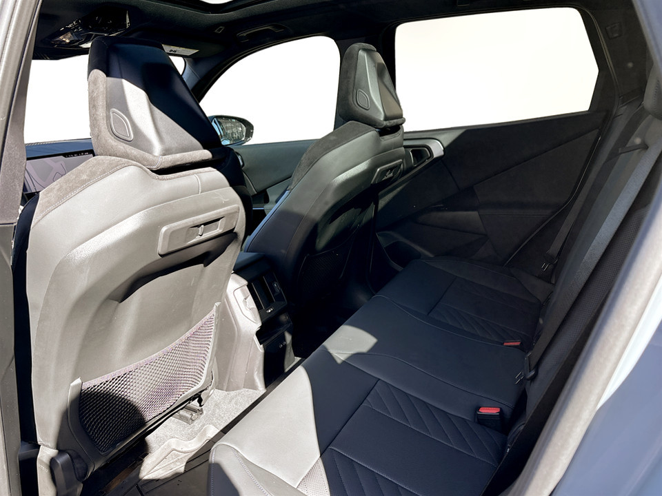 2025 BMW X3 - Image 12