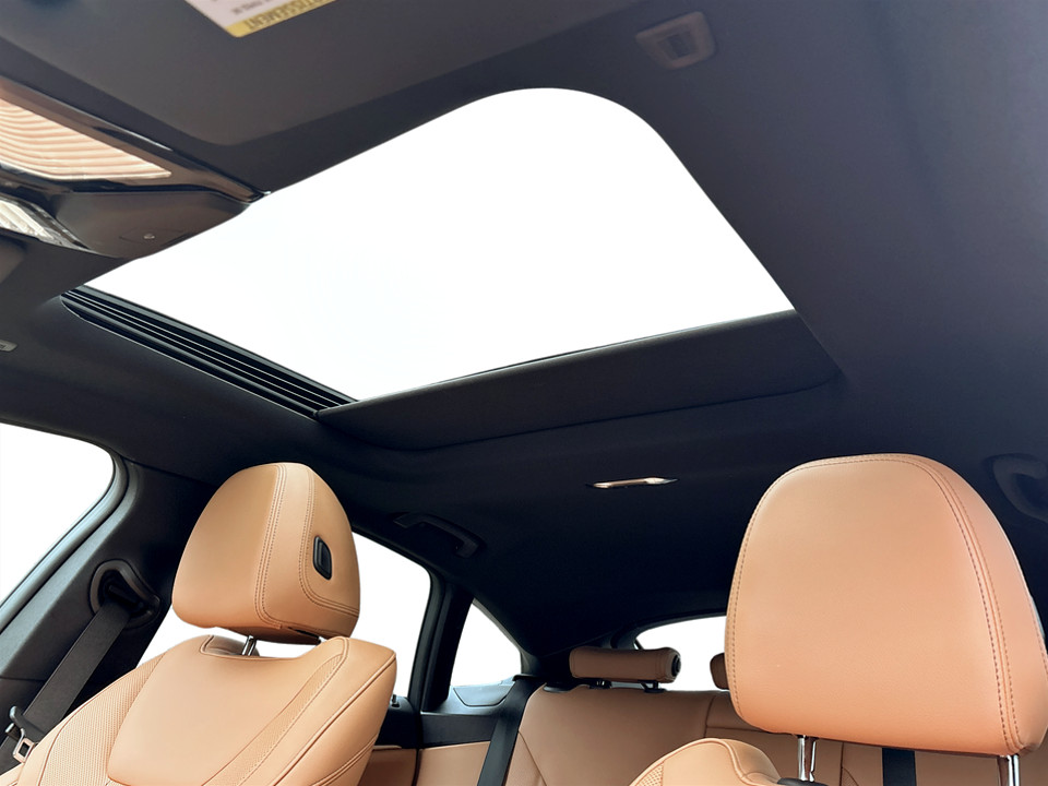 2025 BMW i4 - Image 8