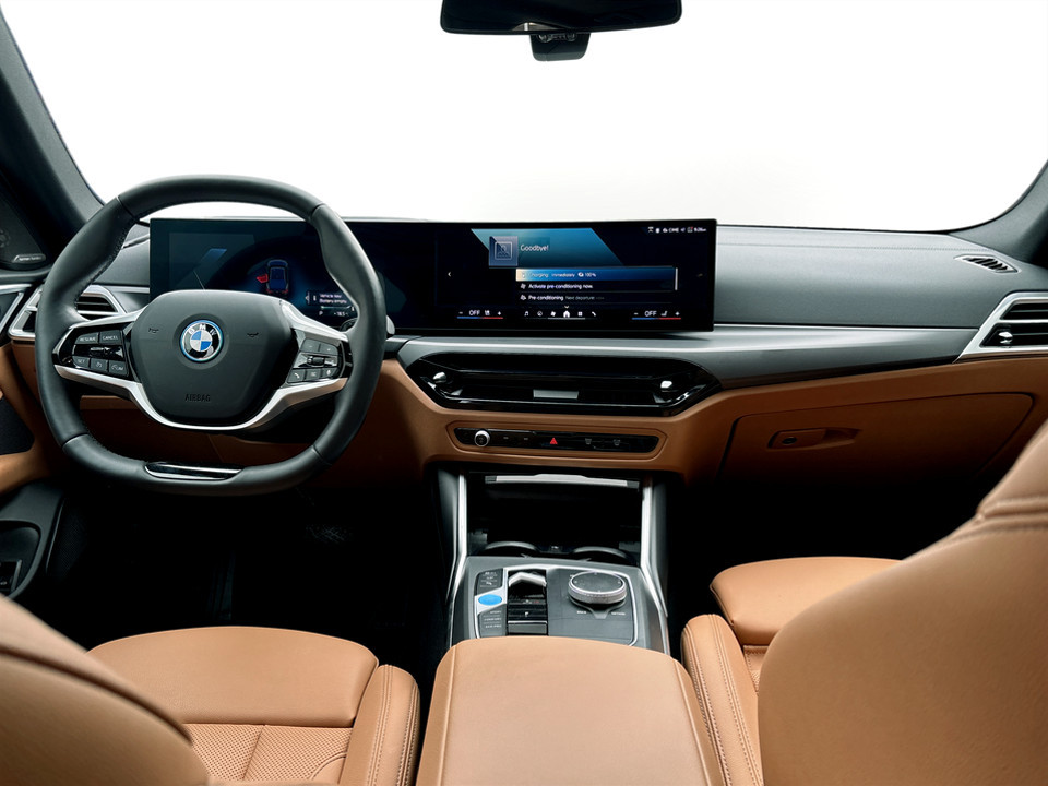 2025 BMW i4 - Image 10