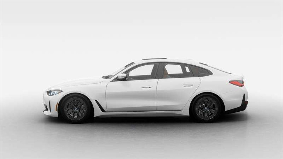 2026 BMW i4 - Image 6