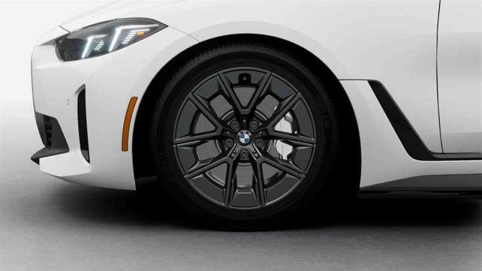 2026 BMW i4 - Image 7