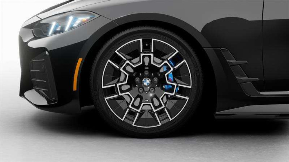 2026 BMW i4 - Image 7