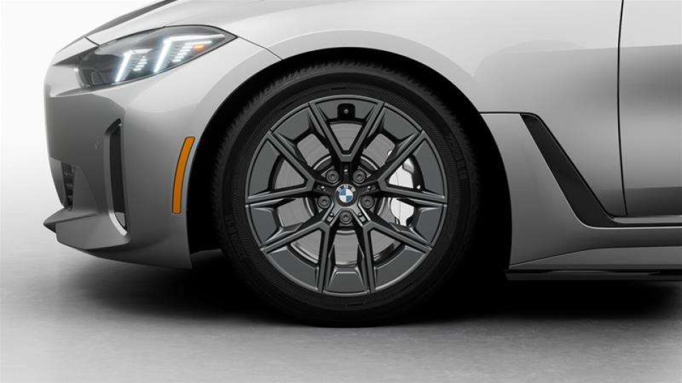 2026 BMW i4 - Image 7